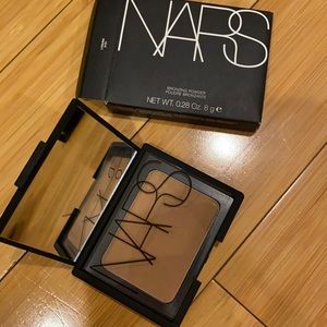 NWT Full Size Nars Bronzing Powder in Laguna